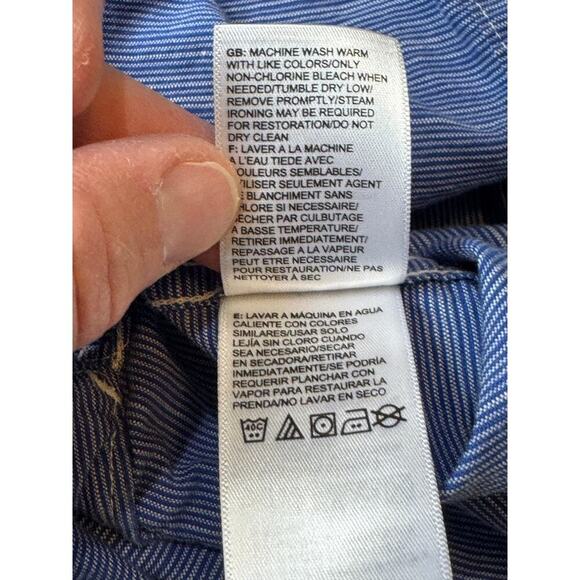 THE NORTH FACE button down, short sleeved shirt, size Medium, blue - Picture 8 of 10